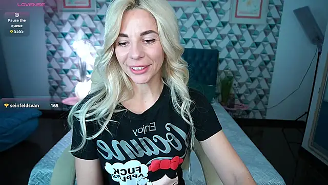 BellaRayyy online show from 04/11/26, 08:35