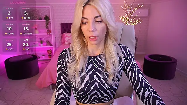 BellaRayyy online show from 04/14/26, 12:55