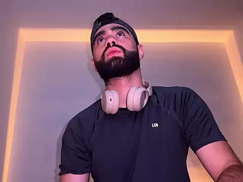 zack sullivan22 online show from 09/24/25, 01:53