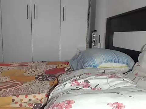 petite danielle online show from 06/23/26, 09:07