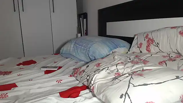 petite danielle online show from 07/04/26, 12:11