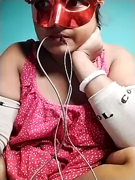 mimi87hoty online show from 11/15/25, 04:36