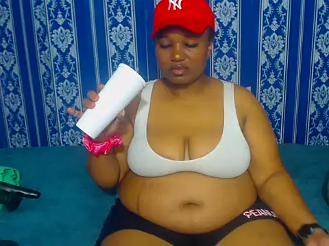 JUICEYLIPS333 online show from 11/04/25, 03:55