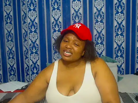 JUICEYLIPS333 online show from 11/08/25, 06:24