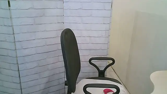 Helen xi  online show from 02/11/26, 05:23