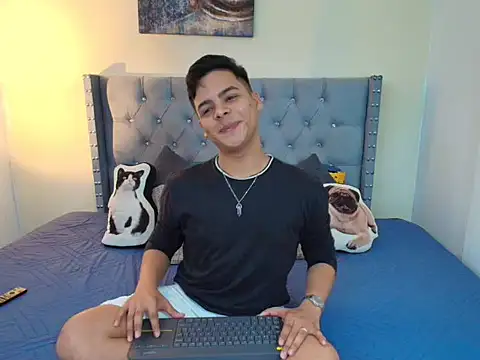 Snapshot of stewart_mateo_ chatting on 10/10/25, 01:59 stewart mateo online show from 10/10/25, 01:59