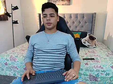 Snapshot of stewart_mateo_ chatting on 10/21/25, 02:01 stewart mateo online show from 10/21/25, 02:01