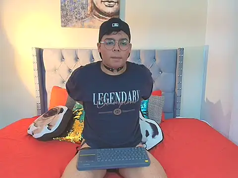 Snapshot of stewart_mateo_ chatting on 11/26/25, 02:12 stewart mateo online show from 11/26/25, 02:12