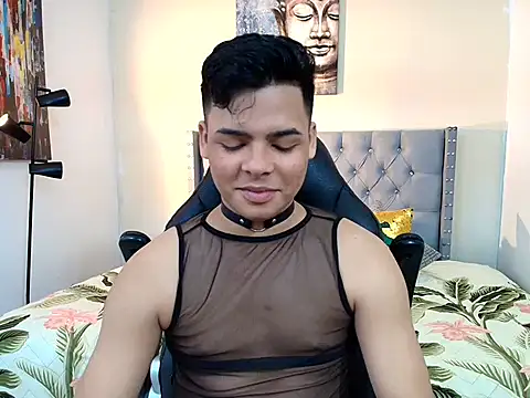 Snapshot of stewart_mateo_ chatting on 12/14/25, 02:17 stewart mateo online show from 12/14/25, 02:17