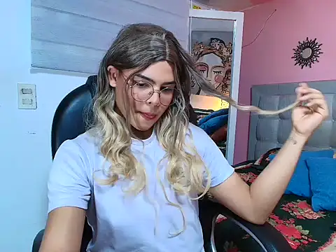 Snapshot of stewart_mateo_ chatting on 12/18/25, 02:17 stewart mateo online show from 12/18/25, 02:17