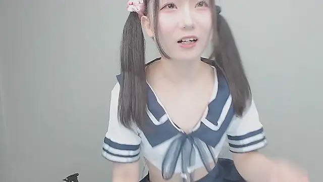 Snapshot of Hanna_xxx_cute chatting on 11/29/25, 11:24 Hanna xxx cute online show from 11/29/25, 11:24