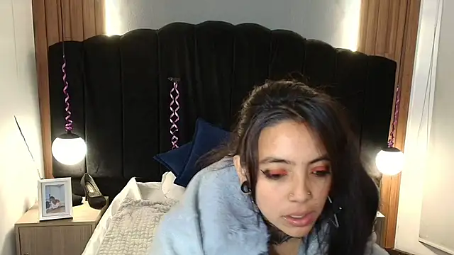 LiaMonroee  online show from 04/07/26, 11:54