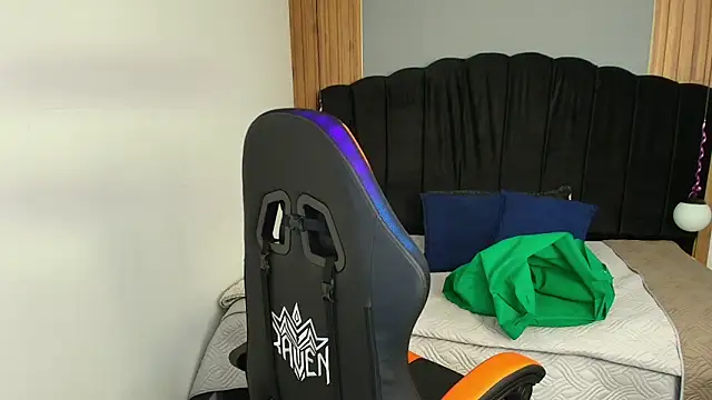 LiaMonroee  online show from 05/19/26, 12:11