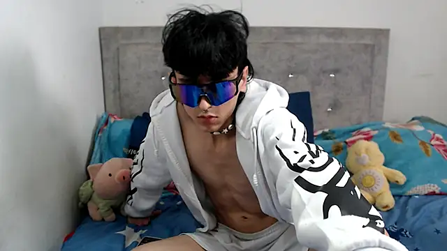 dylann ross online show from 04/15/26, 07:58