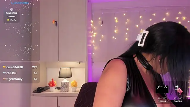Snapshot of VickyRuiz_ chatting on 05/26/26, 08:05 VickyRuiz online show from 05/26/26, 08:05