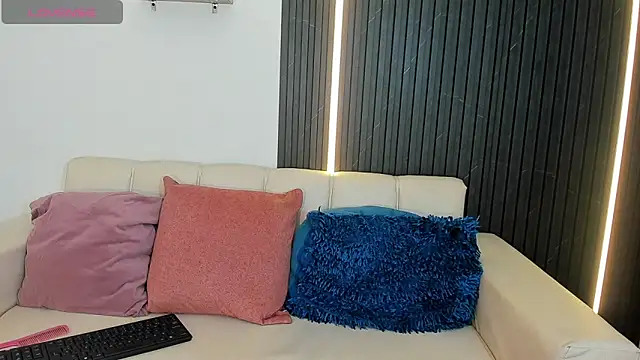 Gabrielaa Miller  online show from 09/12/25, 08:20