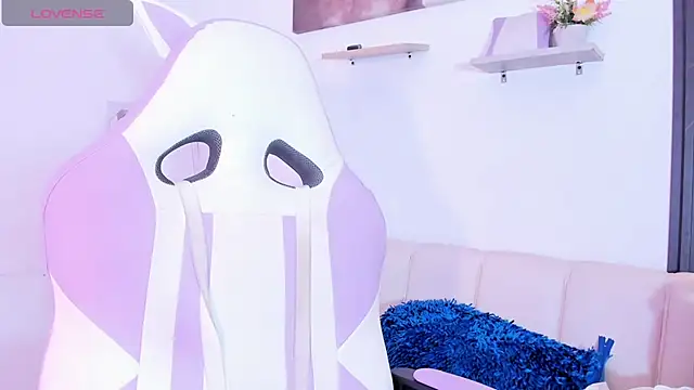 Gabrielaa Miller  online show from 09/23/25, 07:39