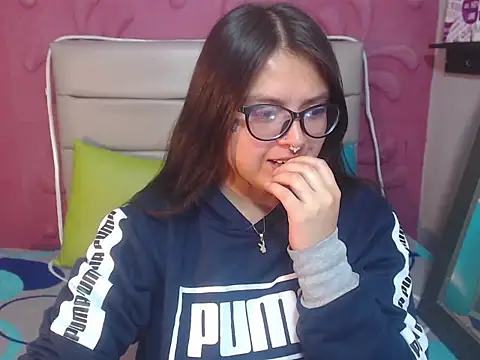 Cailing Zu online show from 09/30/25, 07:08