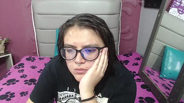 Cailing Zu online show from 10/17/25, 07:16