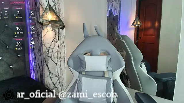 Zami Escobar of online show from 10/03/25, 07:22