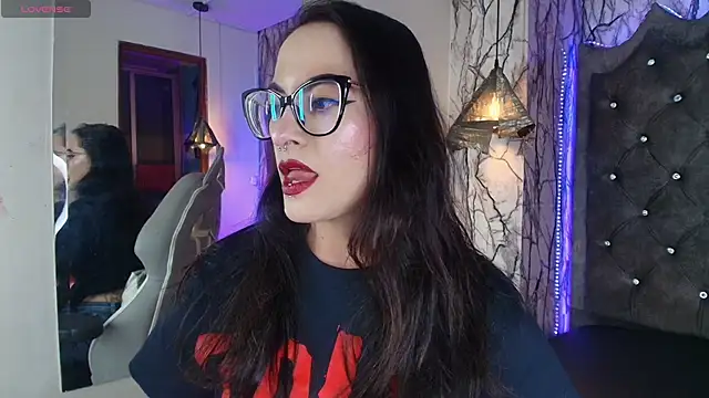 Zami Escobar of online show from 10/06/25, 07:33