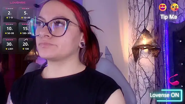 Zami Escobar of online show from 03/31/26, 05:46