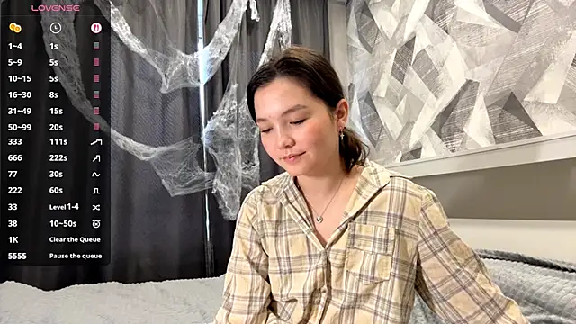 KiraVelvet online show from 11/03/25, 08:48