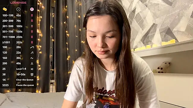 KiraVelvet online show from 11/29/25, 06:11