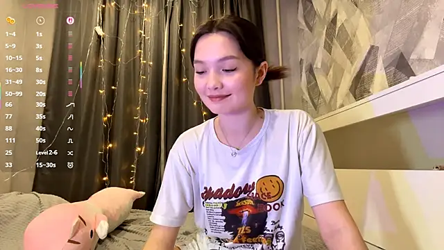 Snapshot of KiraVelvet chatting on 01/10/26, 04:31 KiraVelvet online show from 01/10/26, 04:31