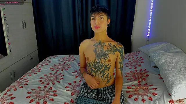 Dark luckyyy online show from 11/21/25, 06:01