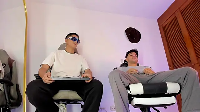 sotooliver3 online show from 09/10/25, 07:03