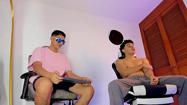 sotooliver3 online show from 11/03/25, 08:32