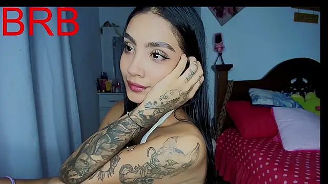 mia yireth online show from 12/20/25, 12:29