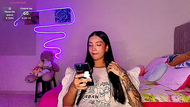 mia yireth online show from 04/21/26, 02:26