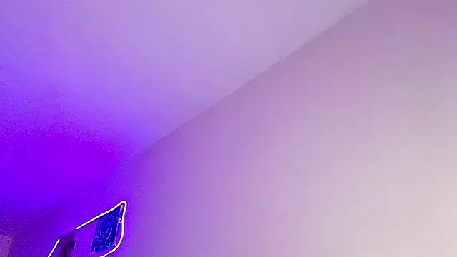 mia yireth online show from 06/09/26, 02:23