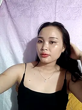 Snapshot of Lili_lovely chatting on 09/29/25, 01:44 Lili lovely online show from 09/29/25, 01:44