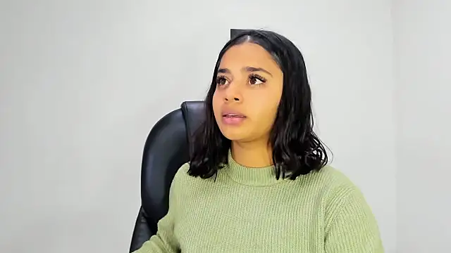 ScarletDoll online show from 11/19/25, 04:12