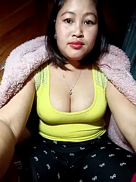 maycuc123 online show from 12/14/25, 12:10