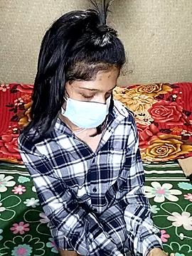 Snapshot of emali_baba chatting on 10/05/25, 05:17 emali baba online show from 10/05/25, 05:17