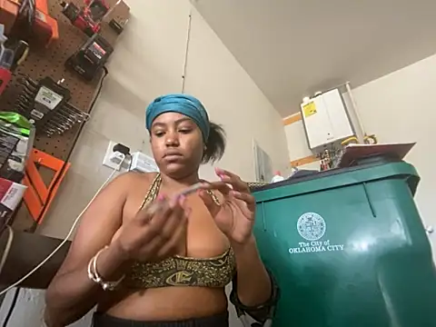 princesslivv online show from 10/23/25, 08:29