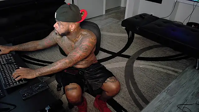 SLANGONDEMHOES online show from 10/17/25, 06:21