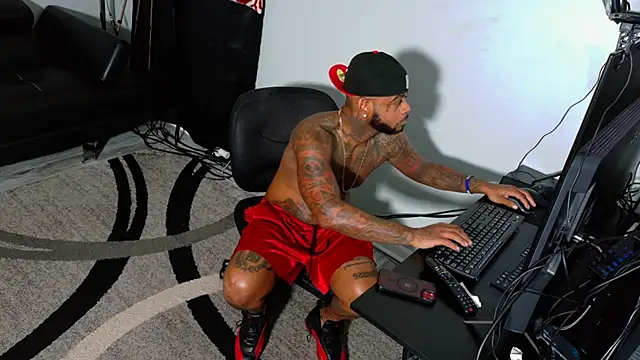 SLANGONDEMHOES online show from 11/23/25, 05:46