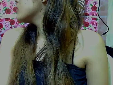Snapshot of Amira90 chatting on 09/11/25, 06:46 Amira90 online show from 09/11/25, 06:46