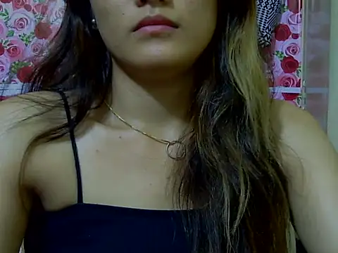 Snapshot of Amira90 chatting on 09/13/25, 09:53 Amira90 online show from 09/13/25, 09:53