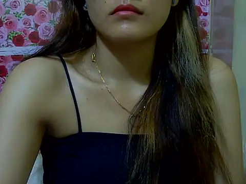 Snapshot of Amira90 chatting on 09/14/25, 12:43 Amira90 online show from 09/14/25, 12:43