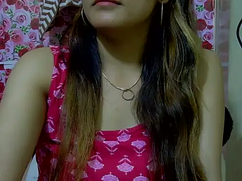 Snapshot of Amira90 chatting on 09/16/25, 06:58 Amira90 online show from 09/16/25, 06:58