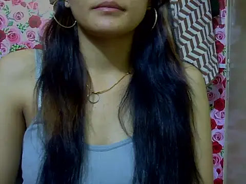 Snapshot of Amira90 chatting on 09/18/25, 05:42 Amira90 online show from 09/18/25, 05:42