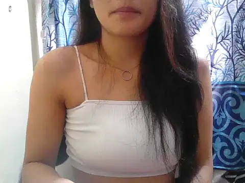 Snapshot of Amira90 chatting on 09/21/25, 09:11 Amira90 online show from 09/21/25, 09:11