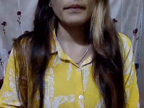 Snapshot of Amira90 chatting on 10/18/25, 05:03 Amira90 online show from 10/18/25, 05:03