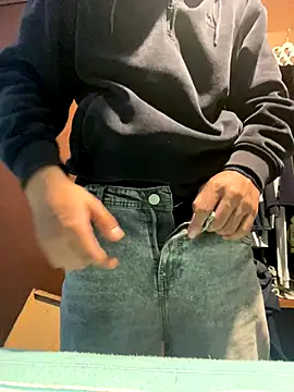 Snapshot of zzagreo chatting on 11/28/25, 07:33 zzagreo online show from 11/28/25, 07:33